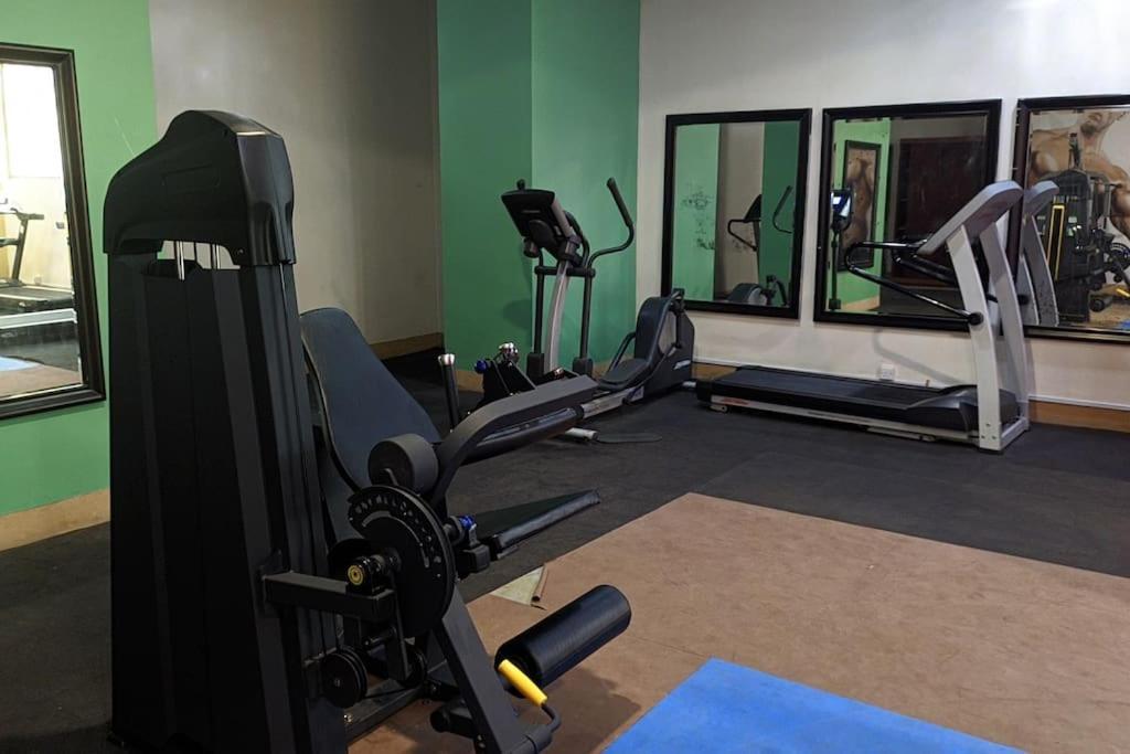 A Lovely Studio Apartment With Gym And Pool Access Дар ес Саалам Екстериор снимка